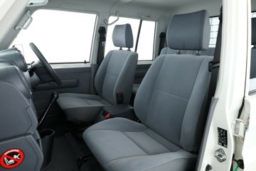 https://vehicle-cdn.autoleague.cloud/30351_61038082_30.jpg