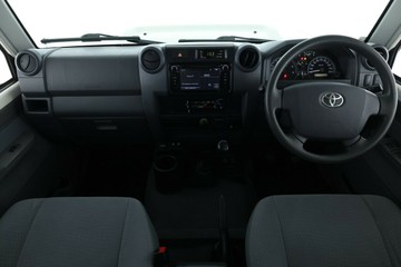 https://vehicle-cdn.autoleague.cloud/30351_61038082_33.jpg