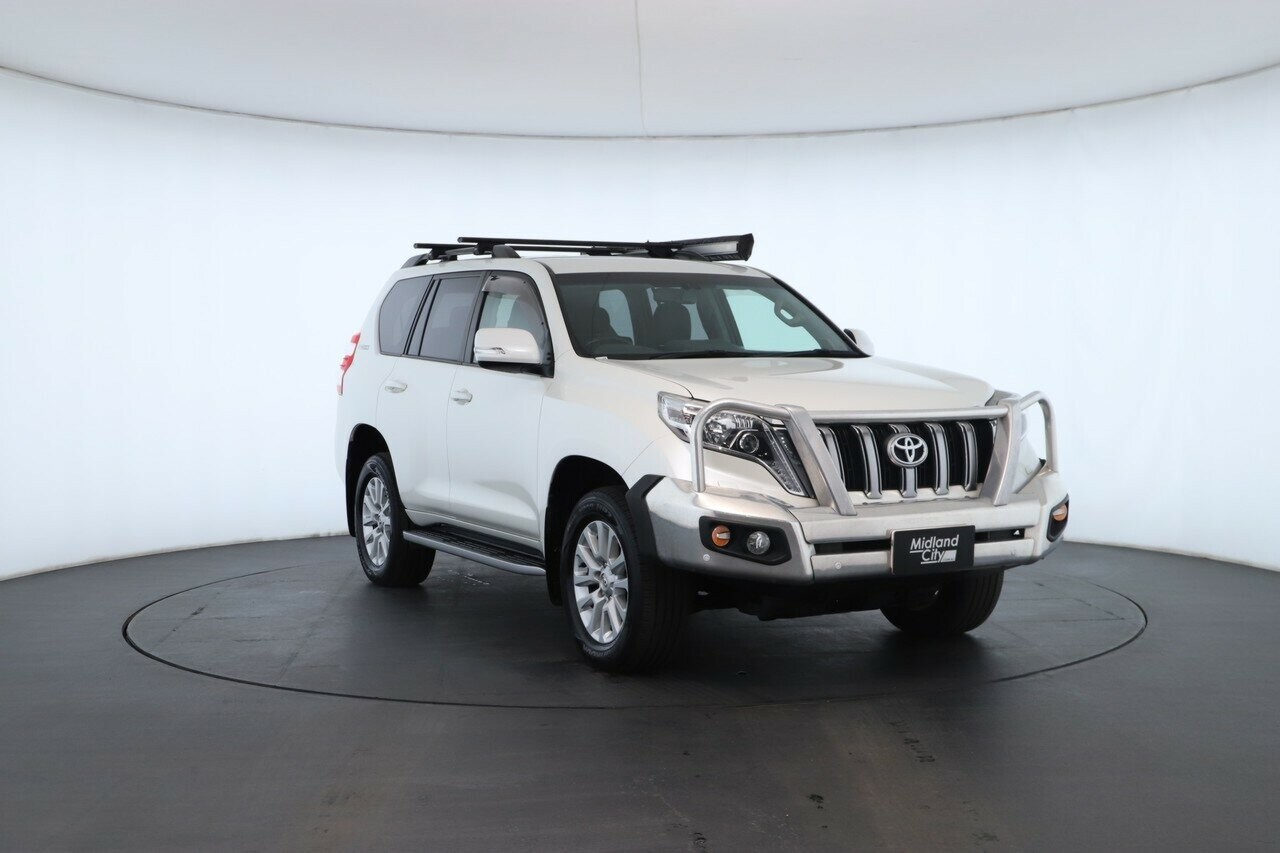 Toyota Landcruiser Prado image 4