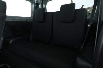 https://vehicle-cdn.autoleague.cloud/30351_61038150_31.jpg