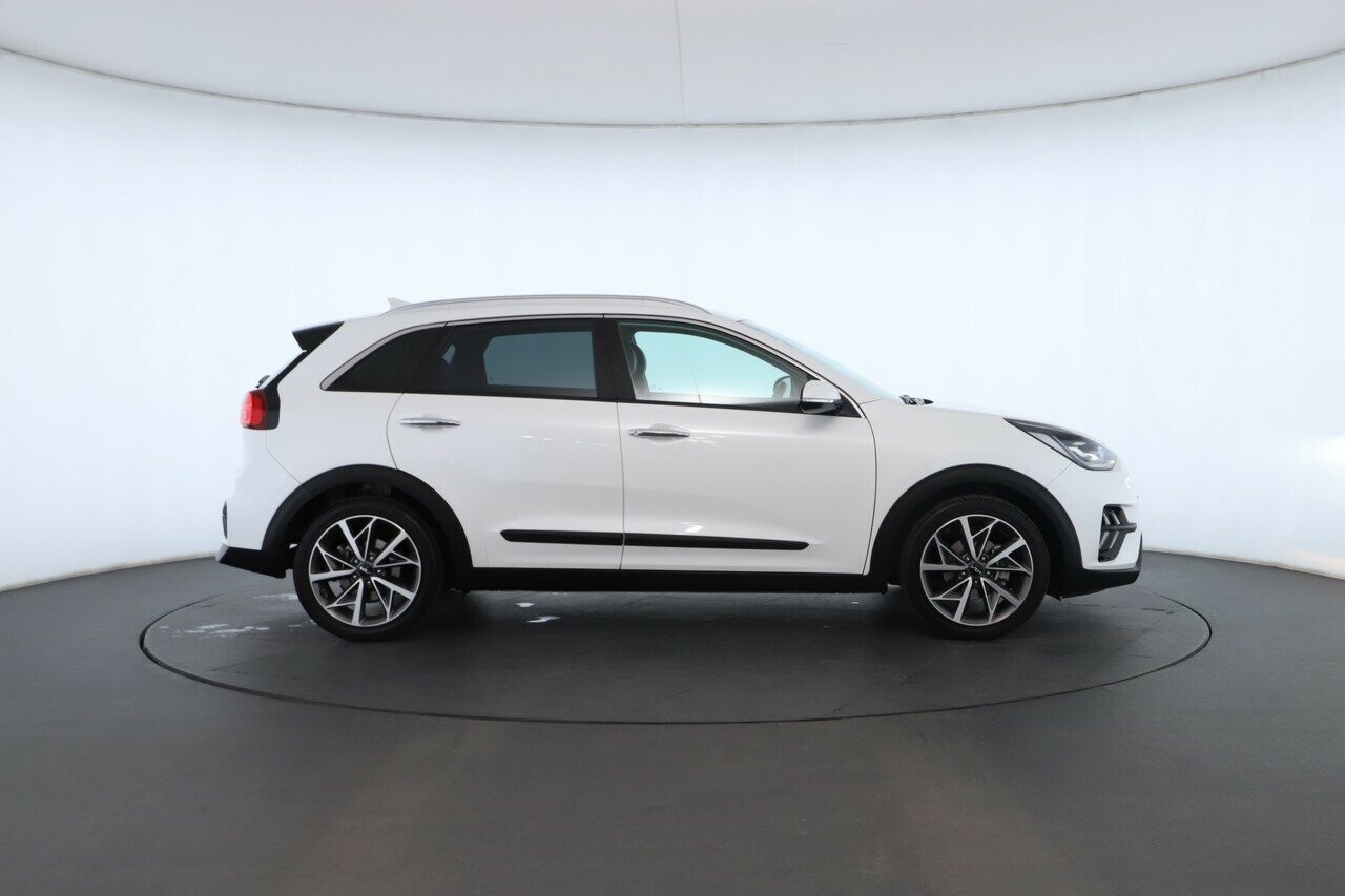 Kia Niro image 2