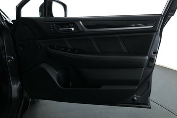 https://vehicle-cdn.autoleague.cloud/30351_61038233_11.jpg