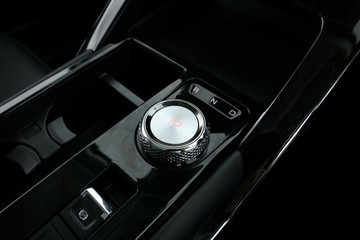 https://vehicle-cdn.autoleague.cloud/30351_61038246_25.jpg
