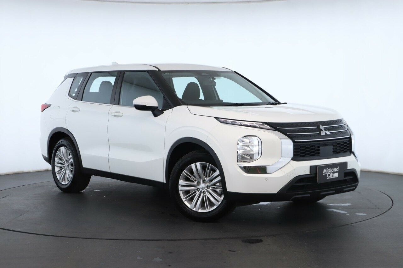 Mitsubishi Outlander image 1