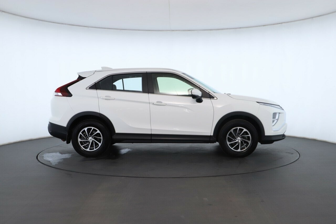 Mitsubishi Eclipse Cross image 2