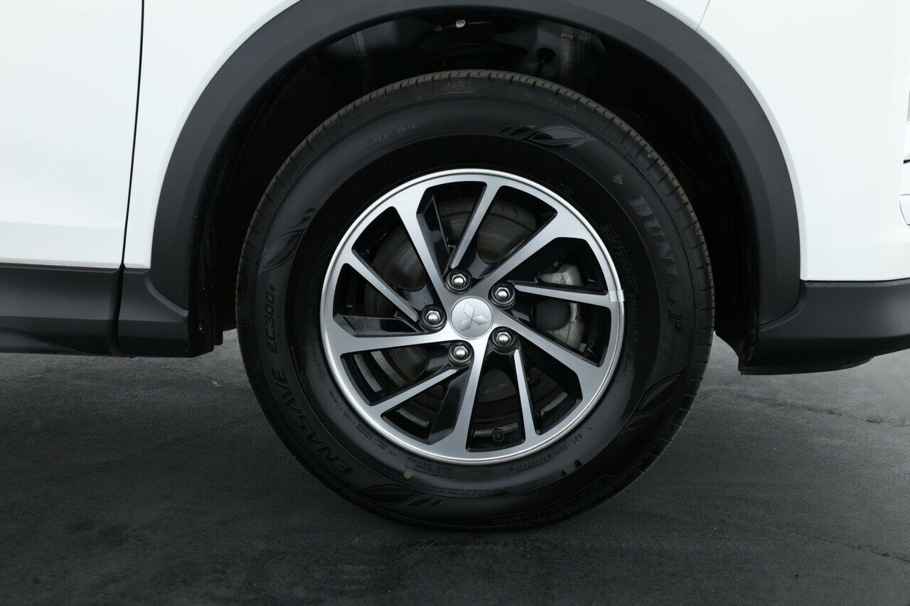 Mitsubishi Eclipse Cross image 3