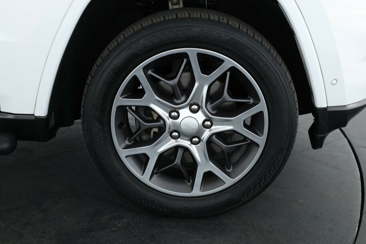 Jeep Grand Cherokee image 3