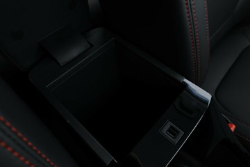 https://vehicle-cdn.autoleague.cloud/30351_61038402_31.jpg