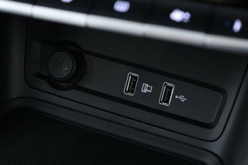 https://vehicle-cdn.autoleague.cloud/30351_61038409_27.jpg