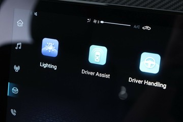 https://vehicle-cdn.autoleague.cloud/30351_61038409_29.jpg