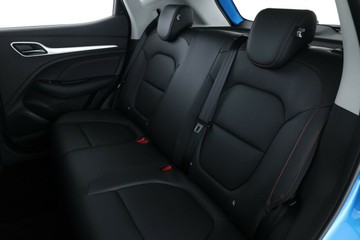 https://vehicle-cdn.autoleague.cloud/30351_61038411_34.jpg