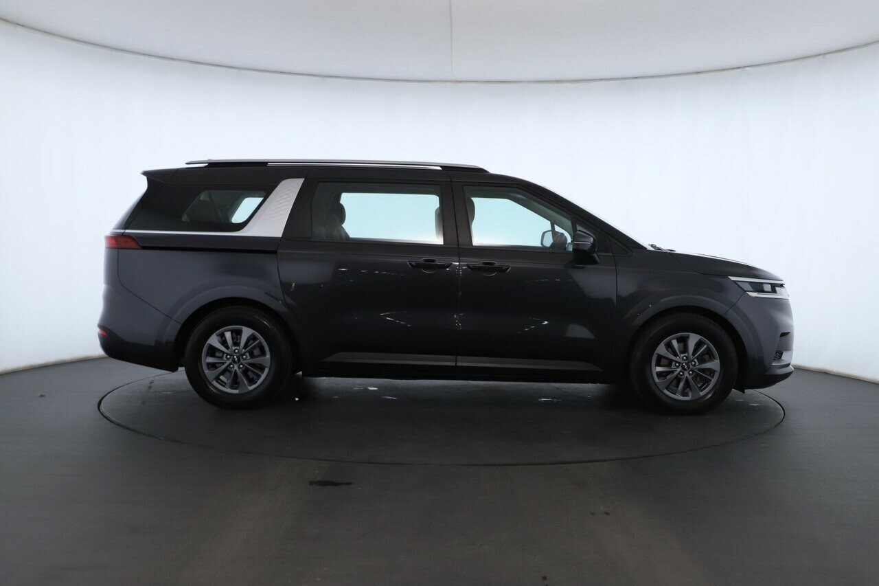 Kia Carnival image 2