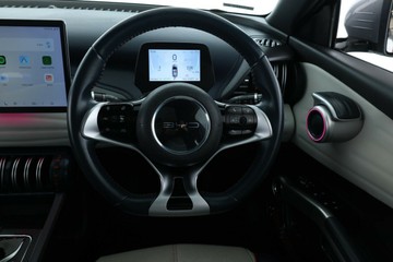 https://vehicle-cdn.autoleague.cloud/30351_61038576_18.jpg
