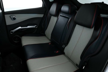 https://vehicle-cdn.autoleague.cloud/30351_61038576_30.jpg