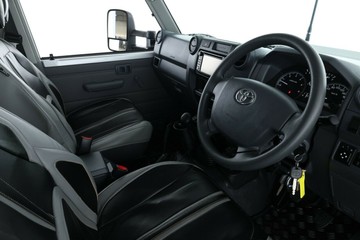 https://vehicle-cdn.autoleague.cloud/30351_61038649_21.jpg