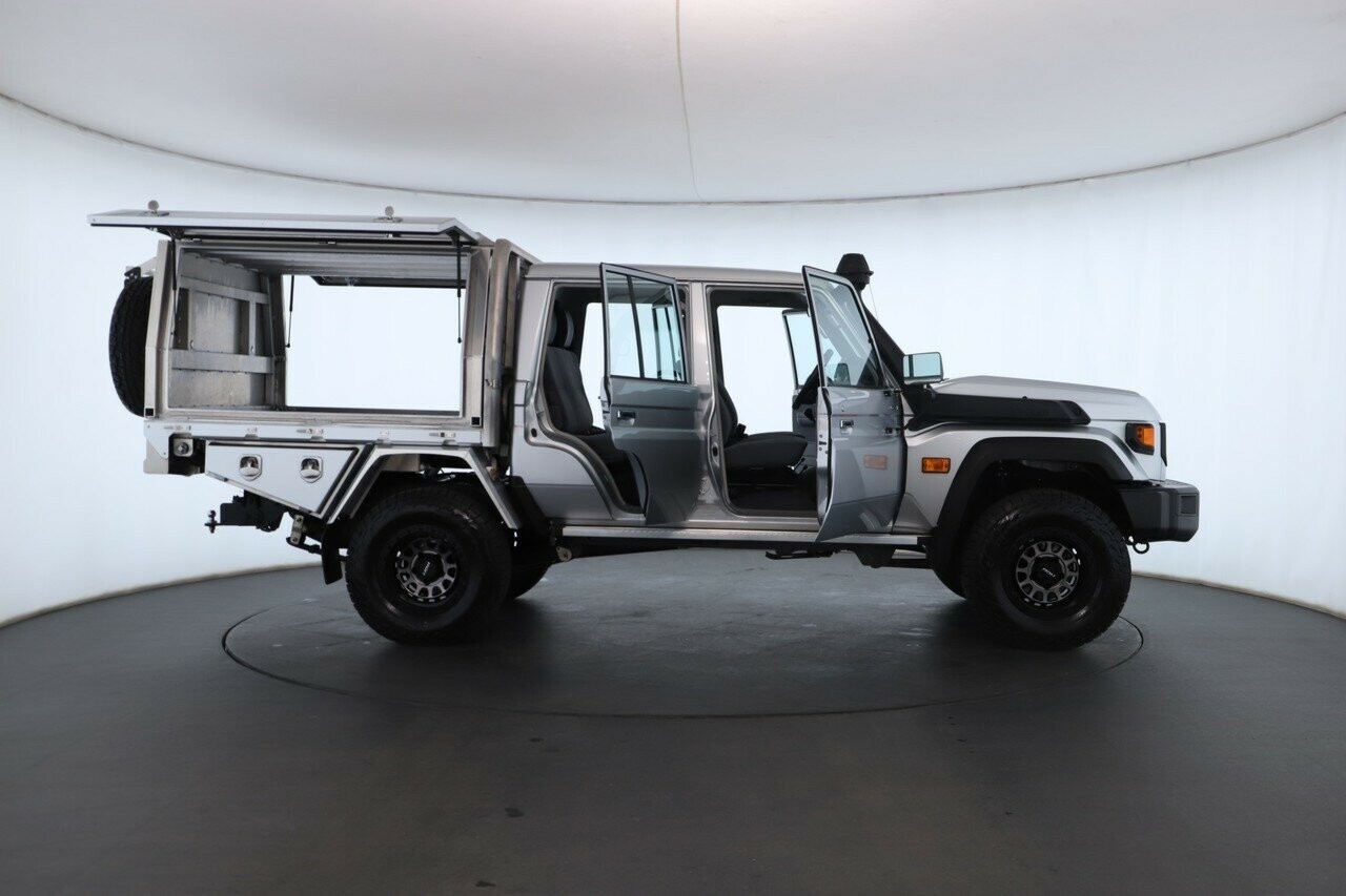 Toyota Landcruiser image 2