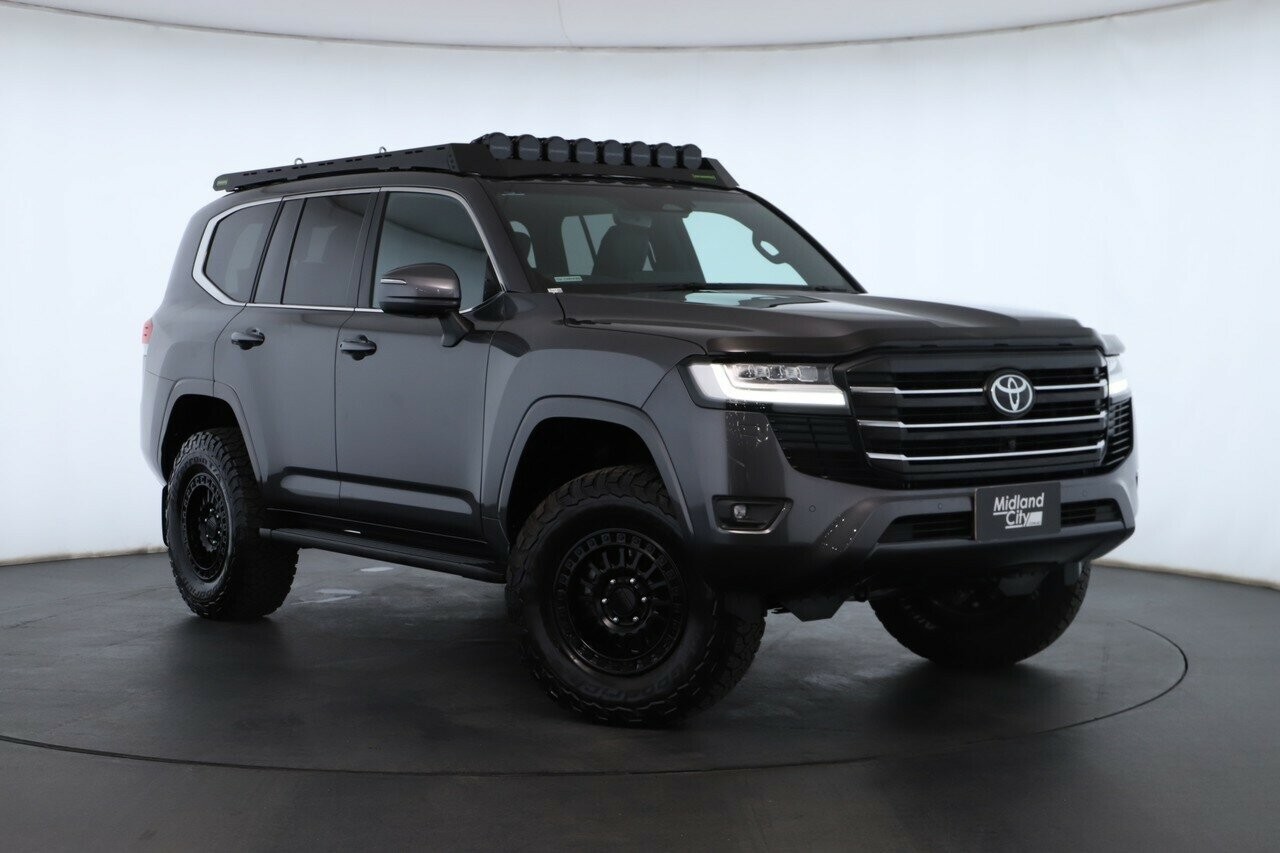 Toyota Landcruiser image 2