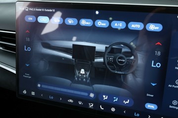 https://vehicle-cdn.autoleague.cloud/30351_61038692_18.jpg