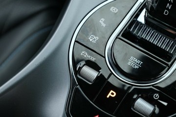 https://vehicle-cdn.autoleague.cloud/30351_61038692_23.jpg