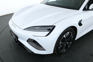 https://vehicle-cdn.autoleague.cloud/30351_61038692_6.jpg