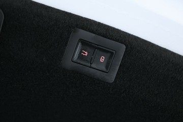 https://vehicle-cdn.autoleague.cloud/30351_61038692_8.jpg