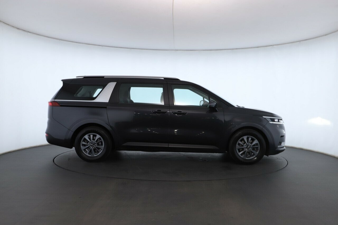 Kia Carnival image 2