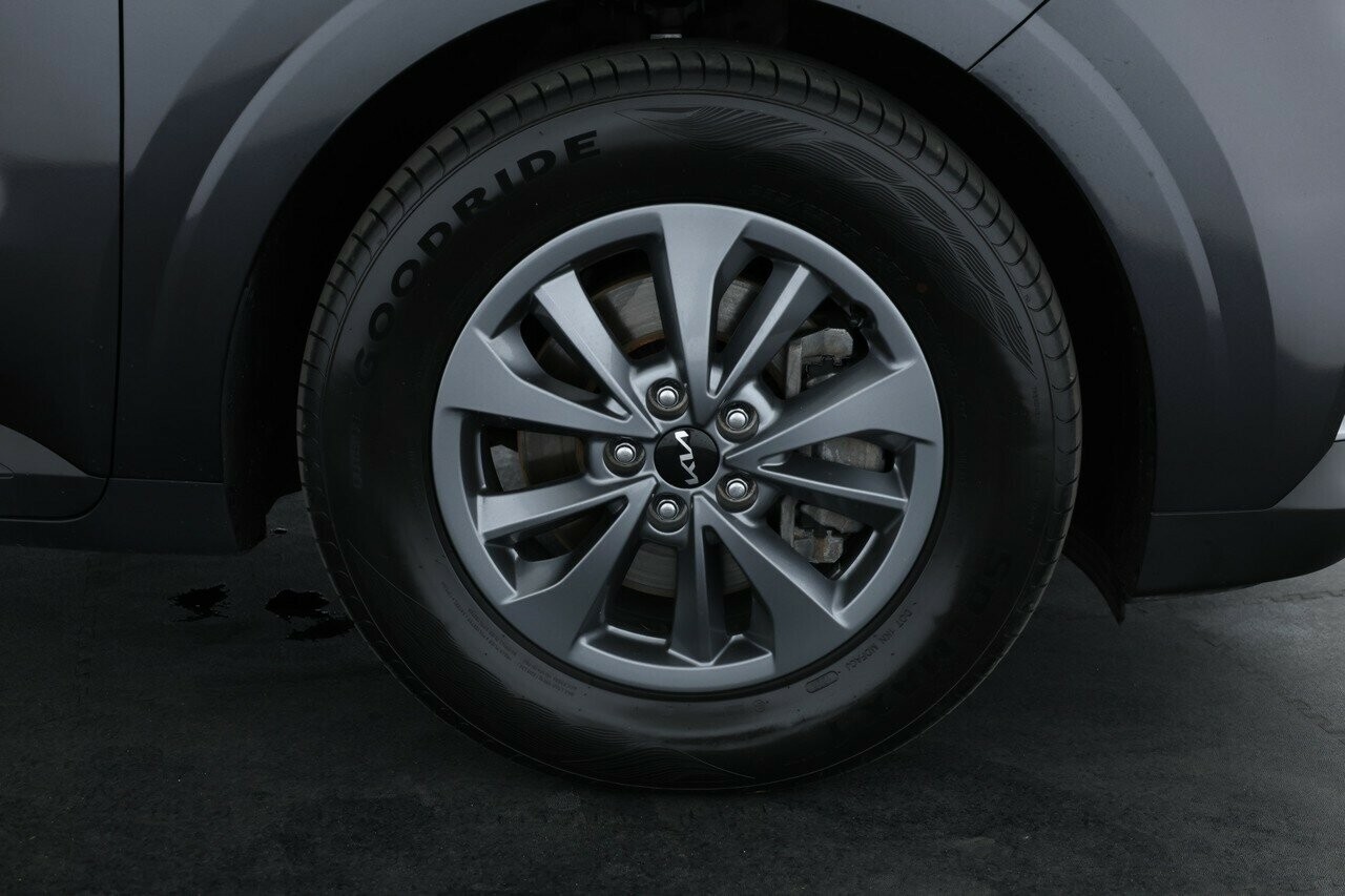 Kia Carnival image 3