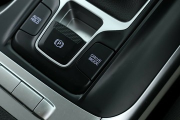 https://vehicle-cdn.autoleague.cloud/30351_61038720_26.jpg