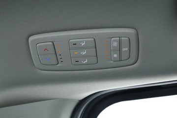 https://vehicle-cdn.autoleague.cloud/30351_61038720_31.jpg