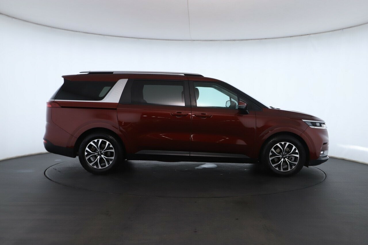 Kia Carnival image 2