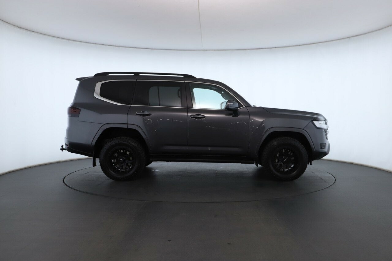 Toyota Landcruiser image 3