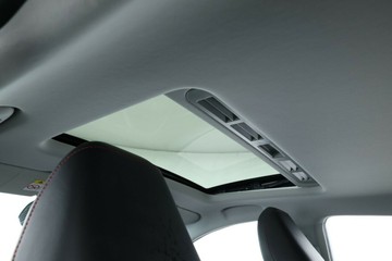 https://vehicle-cdn.autoleague.cloud/30351_61038812_33.jpg