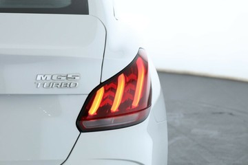 https://vehicle-cdn.autoleague.cloud/30351_61038815_15.jpg