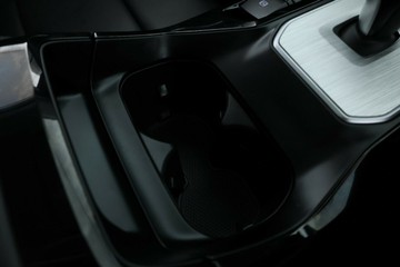 https://vehicle-cdn.autoleague.cloud/30351_61038815_27.jpg