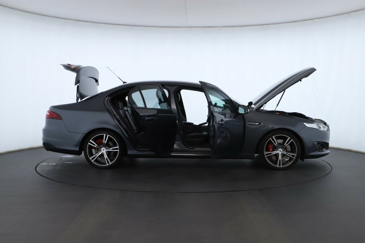 Ford Falcon image 2
