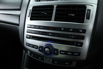 https://vehicle-cdn.autoleague.cloud/30351_61038872_22.jpg