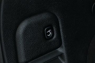 https://vehicle-cdn.autoleague.cloud/30351_61038902_15.jpg