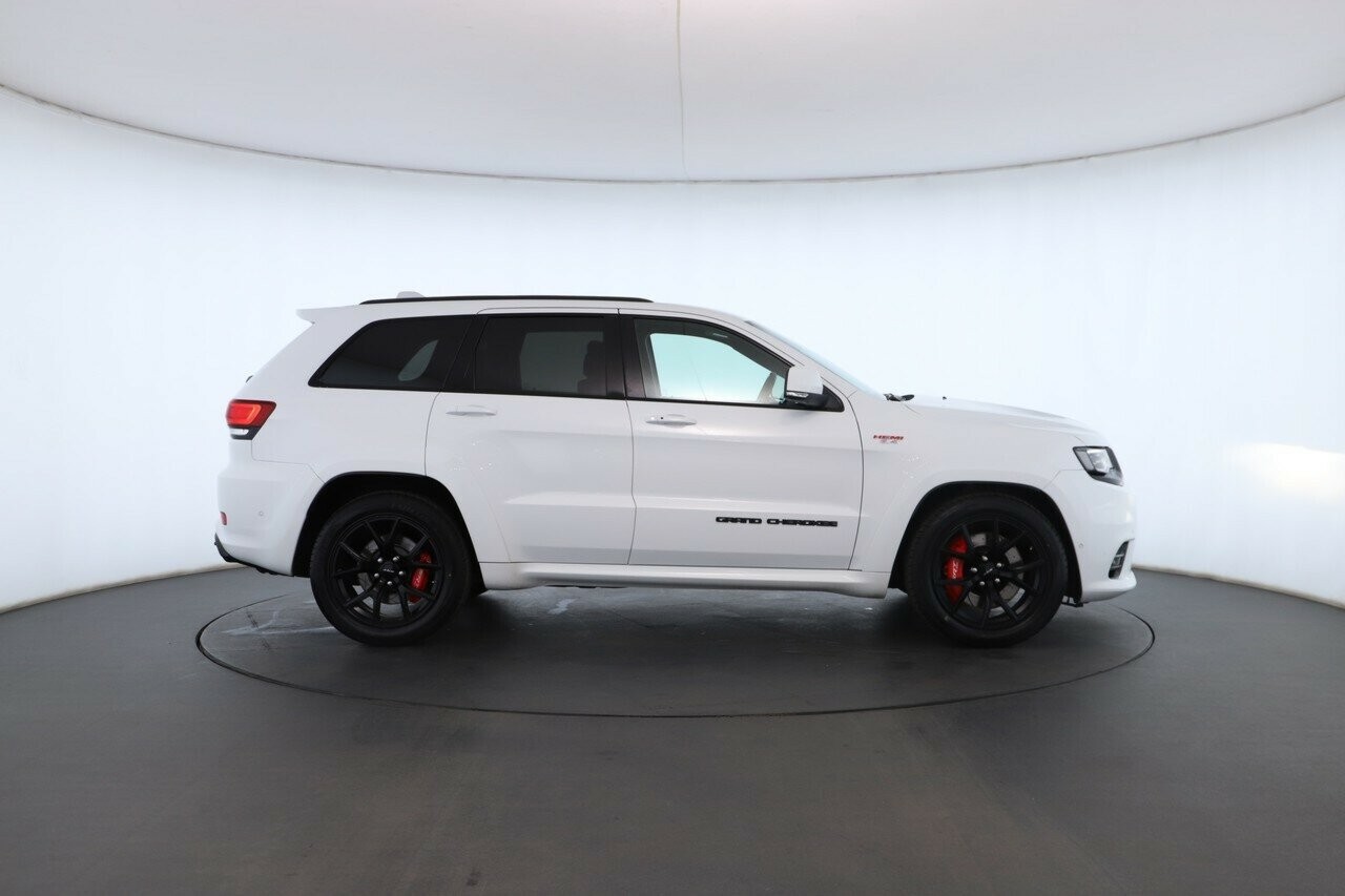 Jeep Grand Cherokee image 3