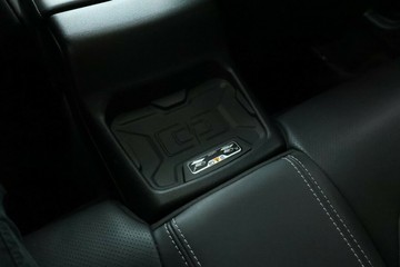 https://vehicle-cdn.autoleague.cloud/30351_61038926_33.jpg