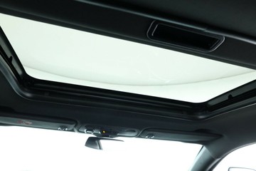https://vehicle-cdn.autoleague.cloud/30351_61038926_34.jpg