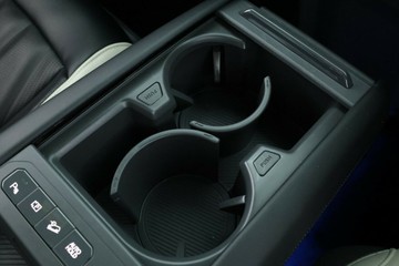 https://vehicle-cdn.autoleague.cloud/30351_61039059_29.jpg