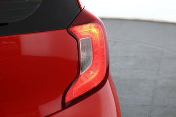 https://vehicle-cdn.autoleague.cloud/30351_61039076_16.jpg