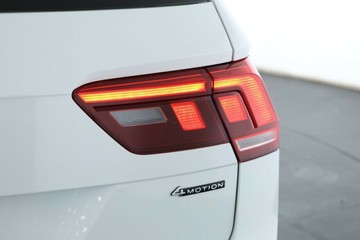 https://vehicle-cdn.autoleague.cloud/30351_61039124_16.jpg