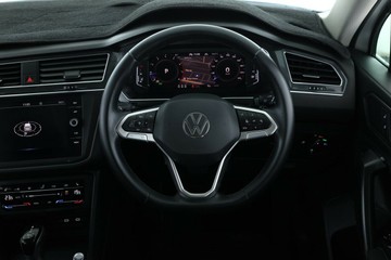 https://vehicle-cdn.autoleague.cloud/30351_61039124_21.jpg