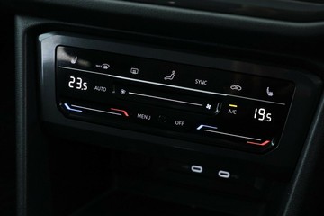 https://vehicle-cdn.autoleague.cloud/30351_61039124_27.jpg