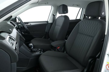 https://vehicle-cdn.autoleague.cloud/30351_61039124_33.jpg
