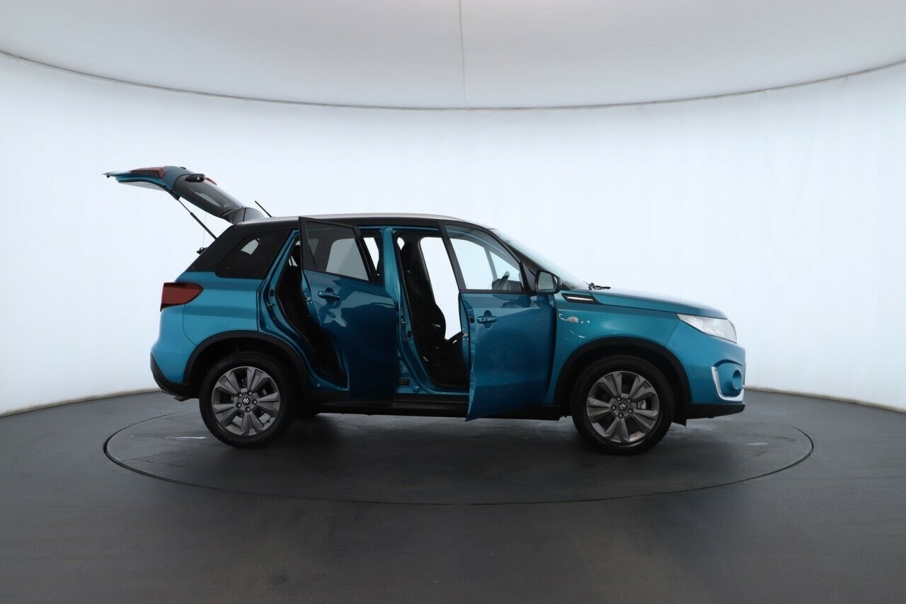 Suzuki Vitara image 2