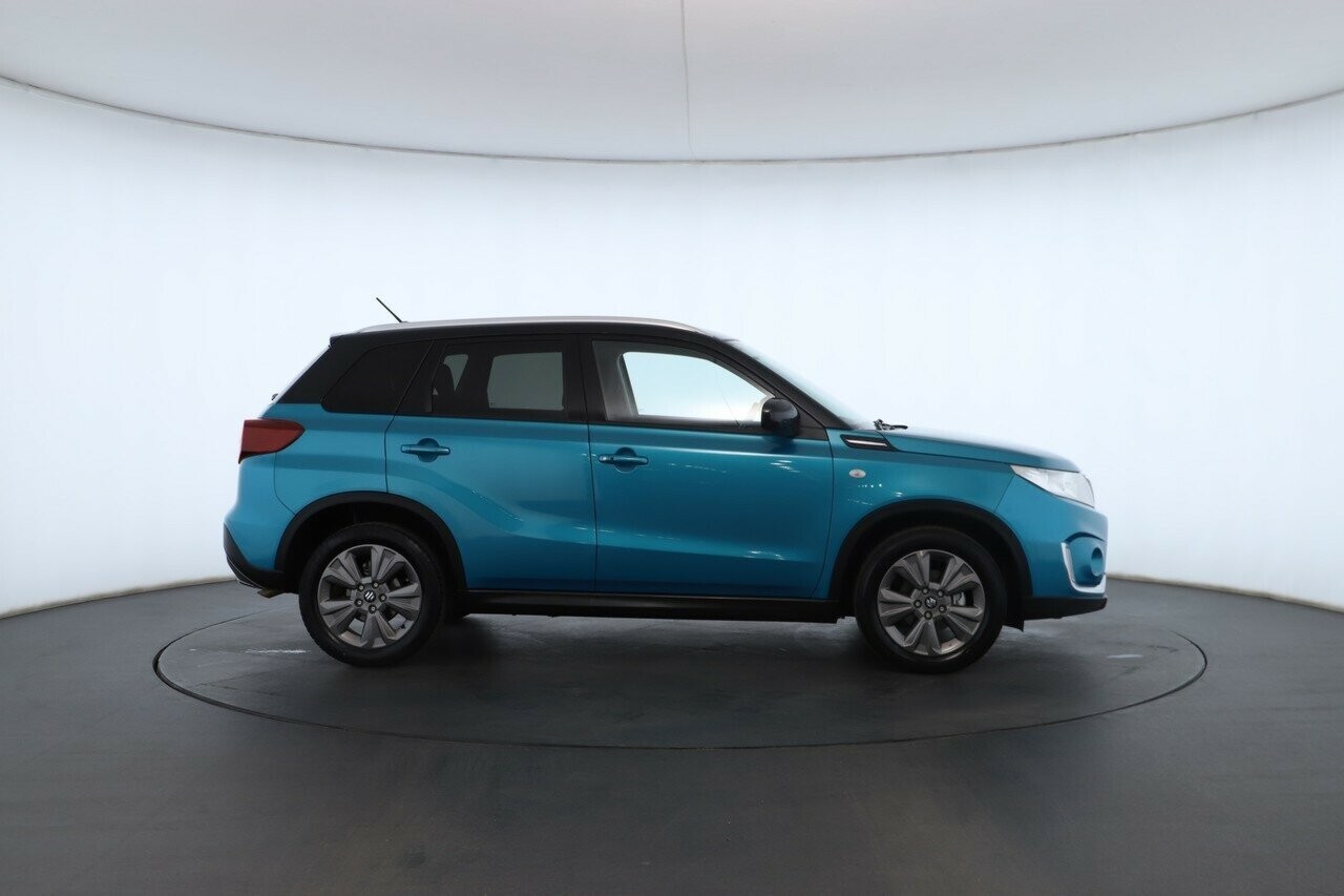 Suzuki Vitara image 3