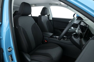 https://vehicle-cdn.autoleague.cloud/30351_61039174_18.jpg