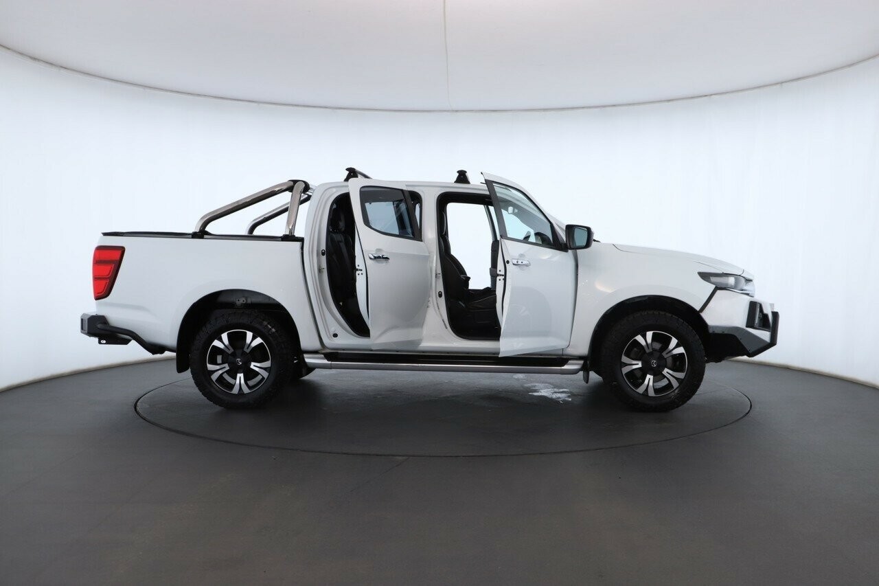 Mazda Bt-50 image 2
